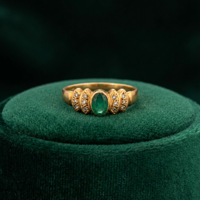 anel-pedra-verde-ouro