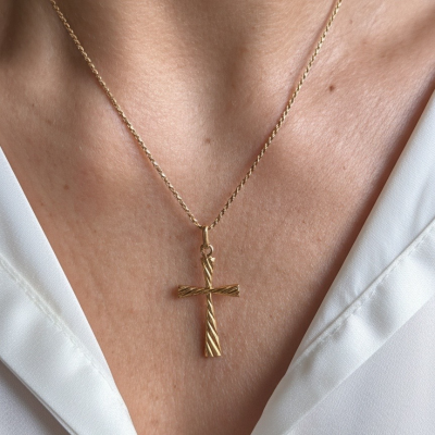 cruz-maciça-ouro