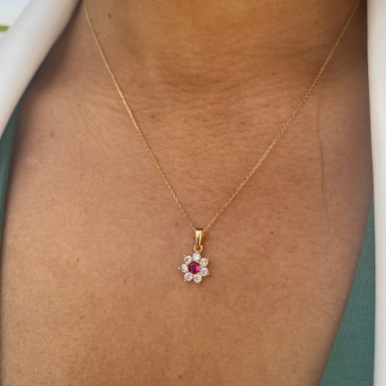 fio com pendente rosa