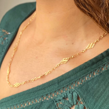 19K Yellow Gold Filigree Rhombus Necklace