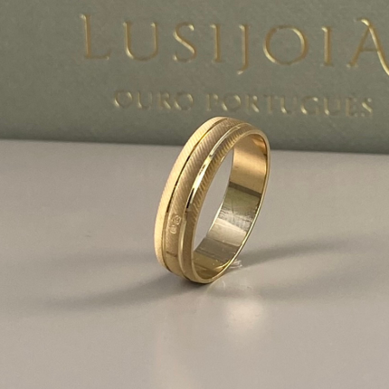 aliança 5mm ouro lapidada