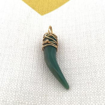 Green Quartz Horn Pendant with 19K Yellow Gold and Diamond