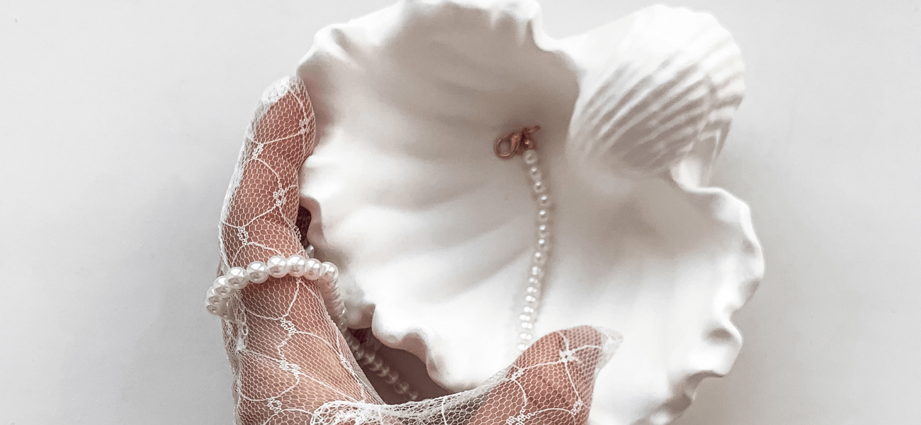 Essential Vintage Jewellery