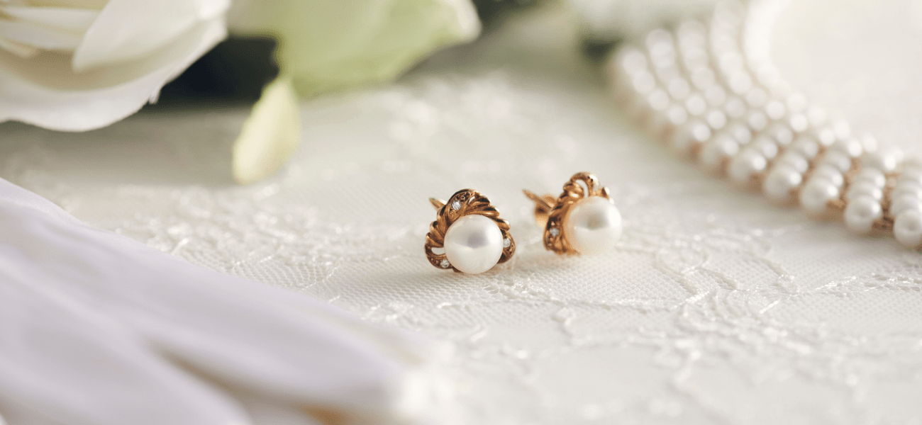 Essential Vintage Jewellery