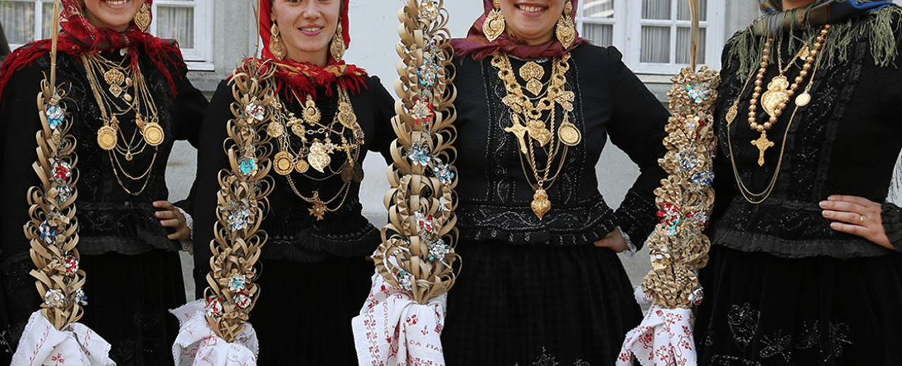 Mordomas mostram o Ouro