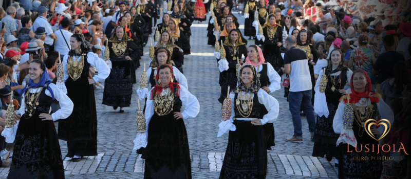 Parades and Processions: The Filigree in Movement