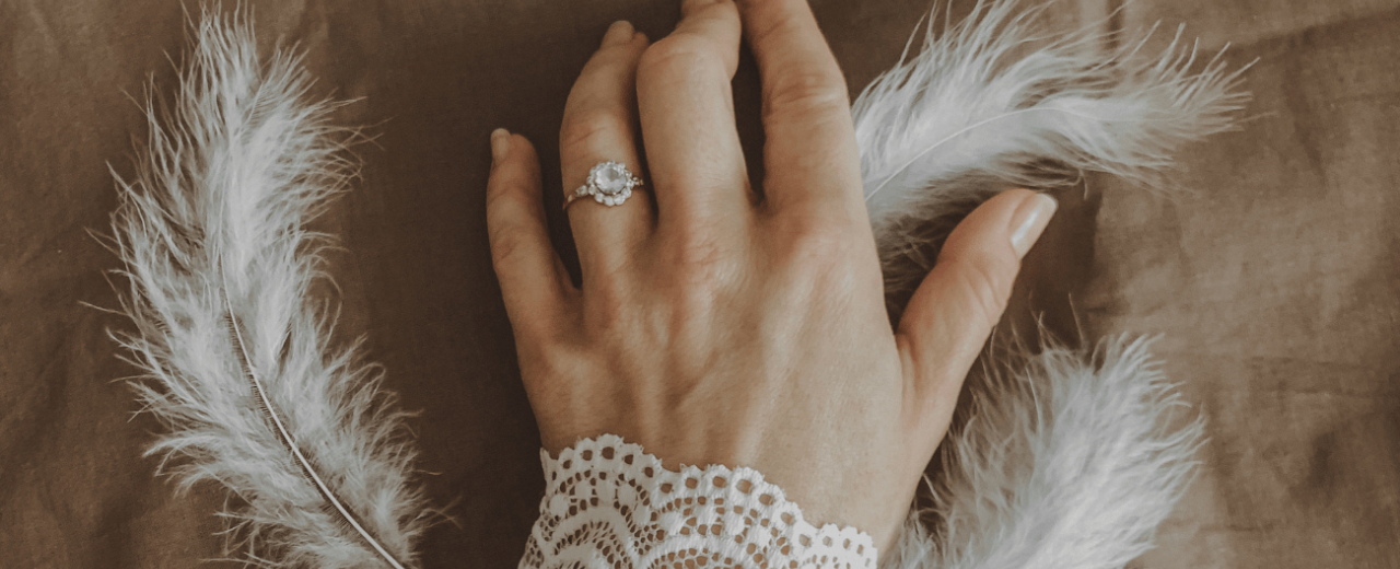 Essential Vintage Jewelry: A guide for collectors (and those who want to start)